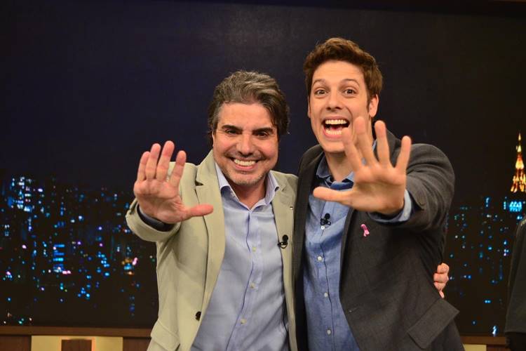 Fábio Porchat e João Kléber fazem suspense para revelar segredo de uma caixa misteriosa