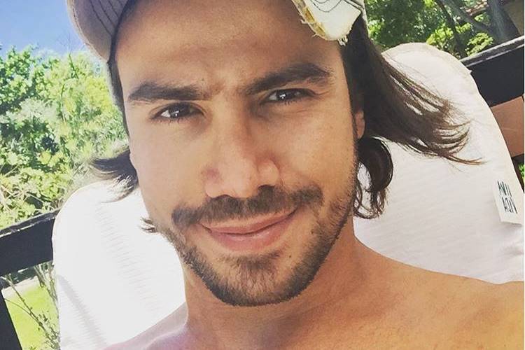 Após acidente, Mariano aproveita dias de folga em Bonito, no Mato Grasso do Sul