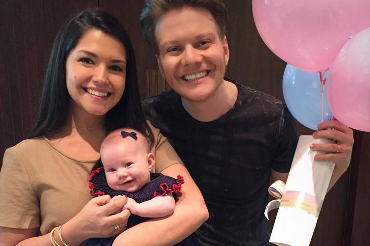 Thais Fersoza e Michel Telo com Melinda Reprodução/Instagram