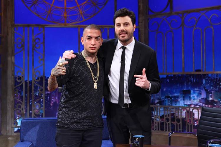 “Estamos casados e é contrato vitalício”, diz MC Guimê sobre Lexa no The Noite