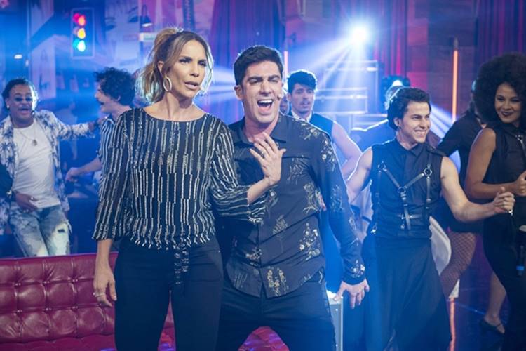 Ivete Sangalo levanta poeira no último ‘Adnight’ da temporada