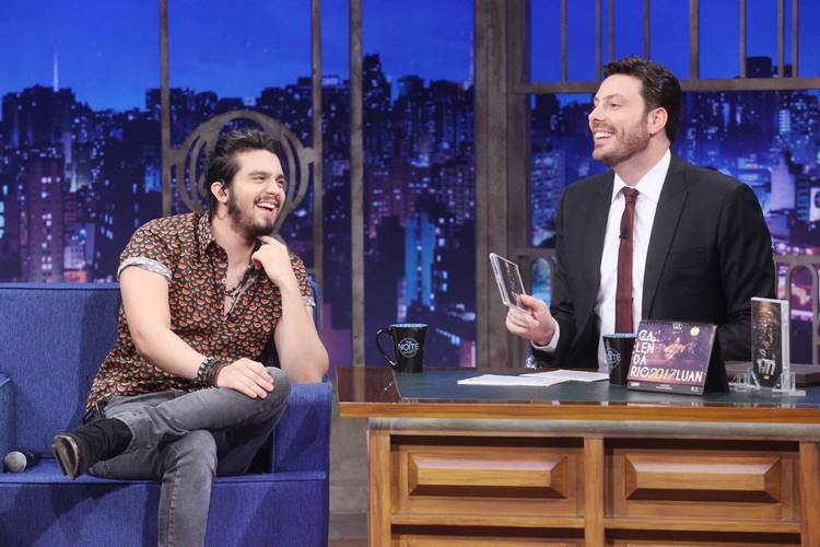 Danilo Gentili recebe Luan Santana no ‘The Noite’