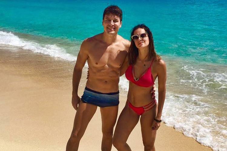 Vera Viel exibe boa forma em lua de mel com Rodrigo Faro