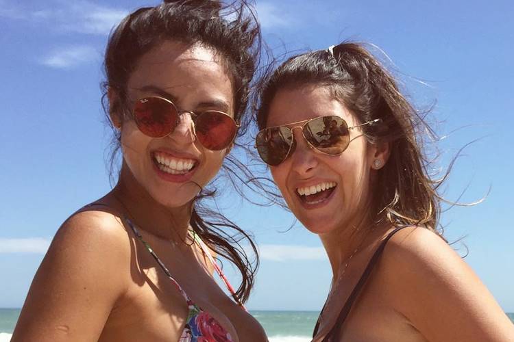 Yanna Lavigne aparece comparando barriga de grávida com cunhada