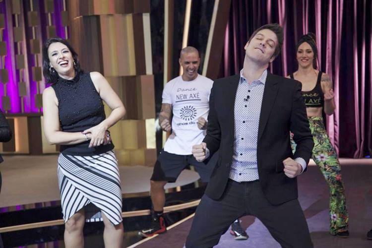 Fábio Porchat dança axé com Catia Fonseca