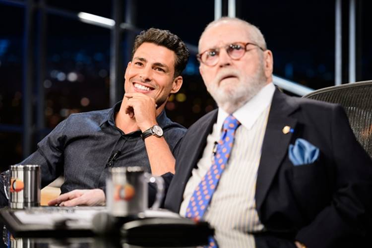 Cauã Reymond causa furor na plateia do ‘Programa do Jô’