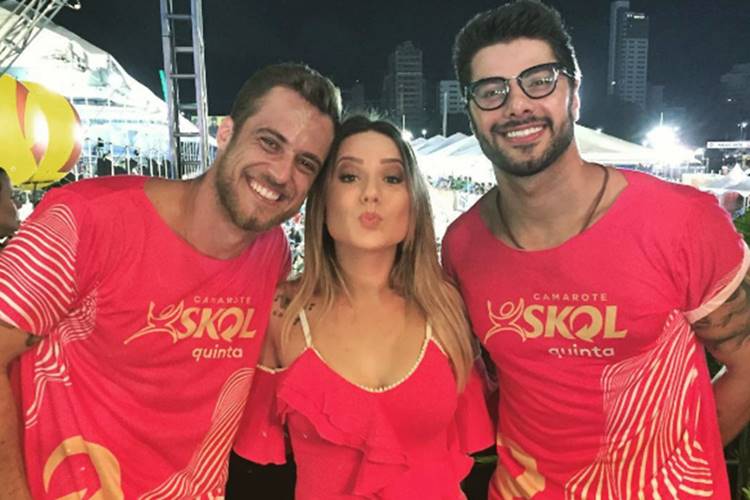 Após trocar indiretas com Matheus, Maria Cláudia curte micareta com ex-BBBs