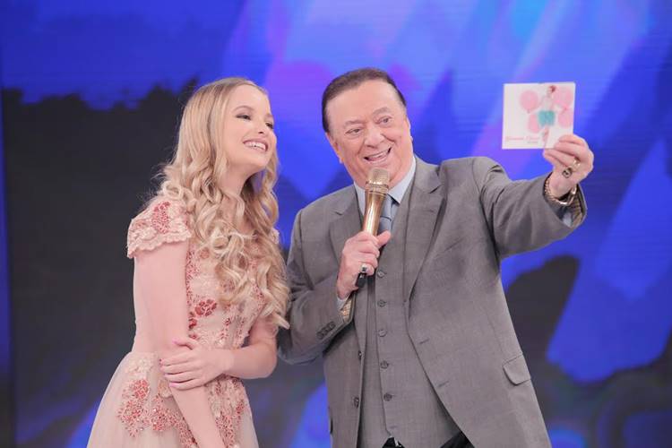 Giovanna Chaves participa do Programa Raul Gil