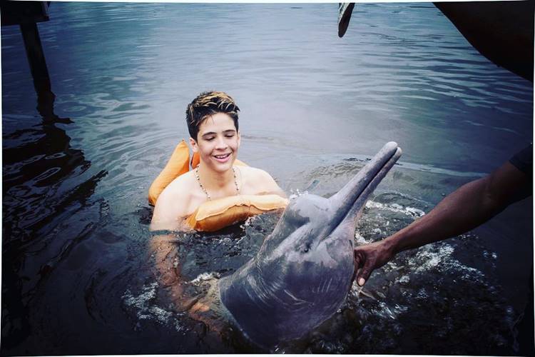 João Guilherme visita tribo indígena no Amazonas