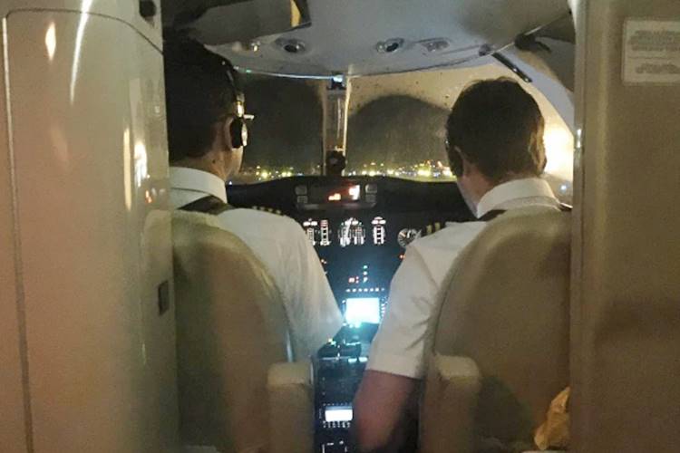 Depois de pouso forçado, Junno Andrade compartilha foto de volta para casa