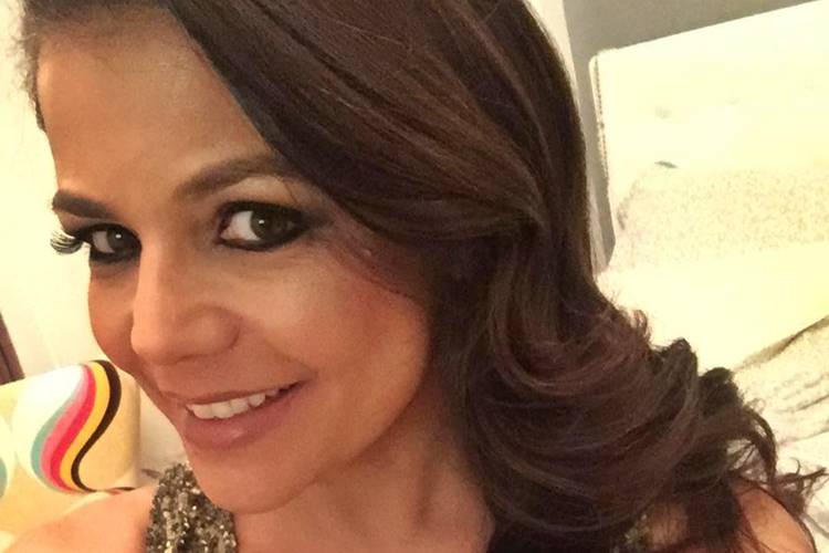 Nívea Stelmann se muda para os EUA