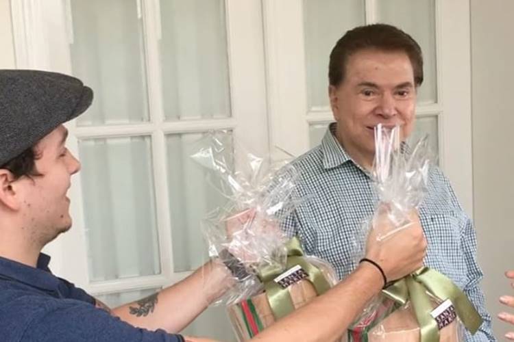 Silvio Santos faz o ‘desafio do manequim’ – Confira!