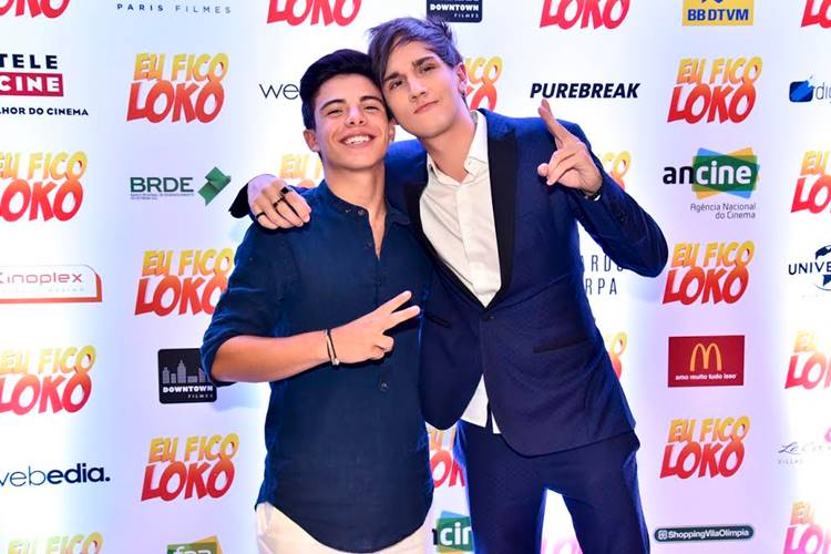 Famosos vão em pré-lançamento de filme em São Paulo