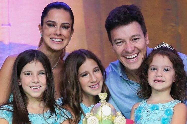 Vera Viel posta registros do aniversário de quatro anos da filha caçula, Helena