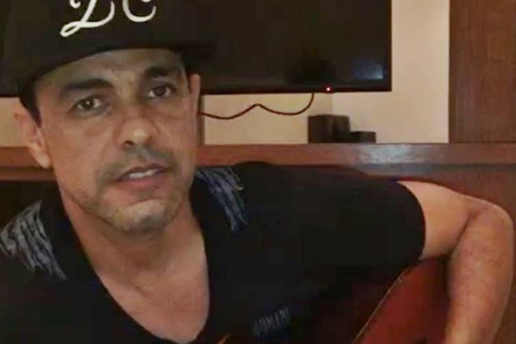 Zezé Di Camargo mostra semelhança com o filho em foto antiga – Veja!