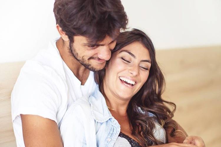 Felipe Simas faz aniversário e ganha texto apaixonado da mulher, Mariana Uhlmann