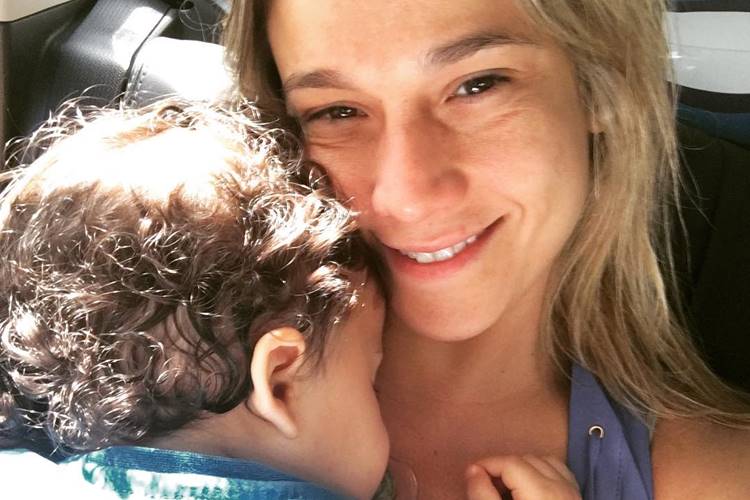 Fernanda Gentil mostra momento de soneca do filho, Gabriel