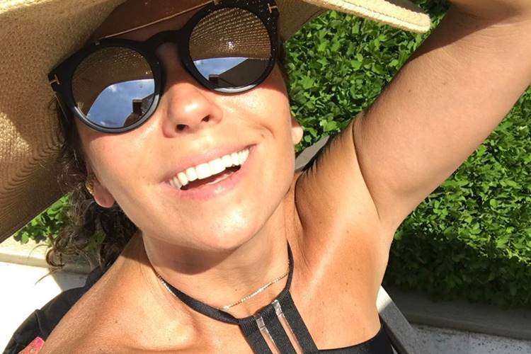 Giovanna Antonelli exibe barriga chapada nas redes sociais