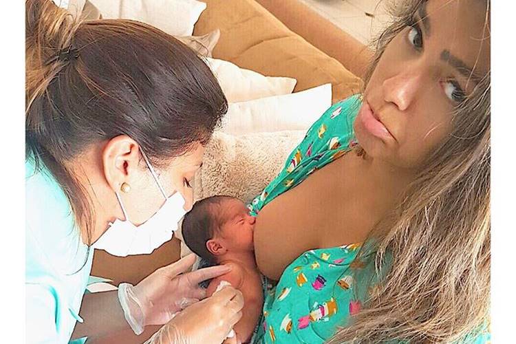 Kelly Key mostra Artur tomando primeira vacina