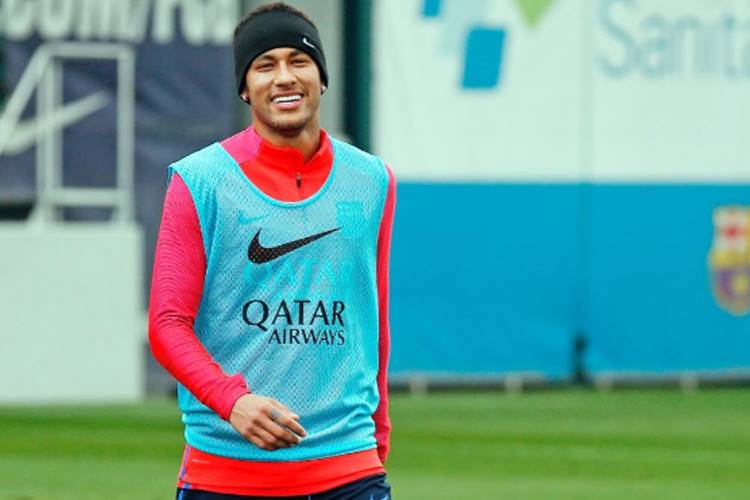 Após passar réveillon com Bruna Marquezine, Neymar desembarca na Espanha