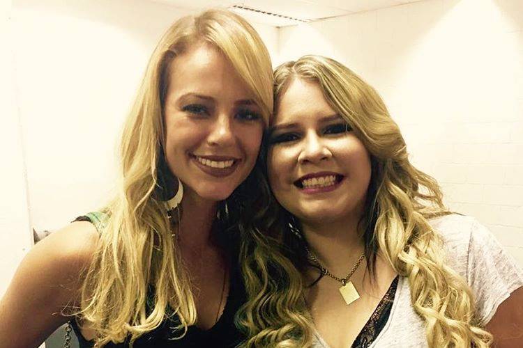 Paolla Oliveira tieta Marília Mendonça e a dupla Maiara e Maraísa