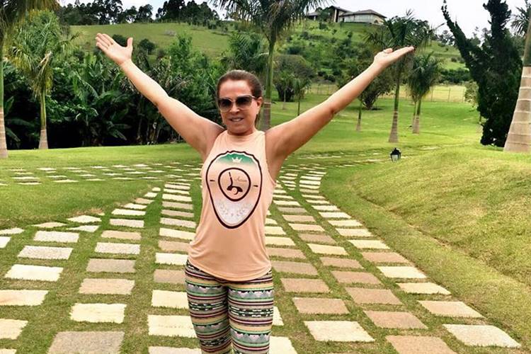 Zilu comemora recuperação após sofrer acidente