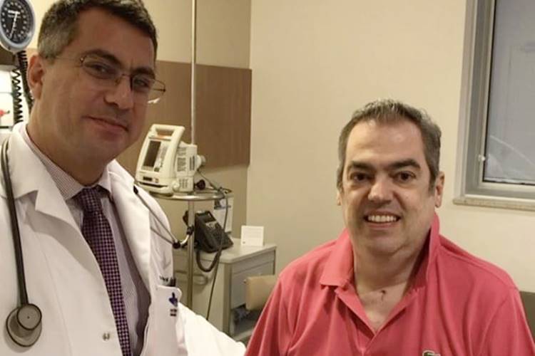 Marco Antonio de Biaggi com o medico
