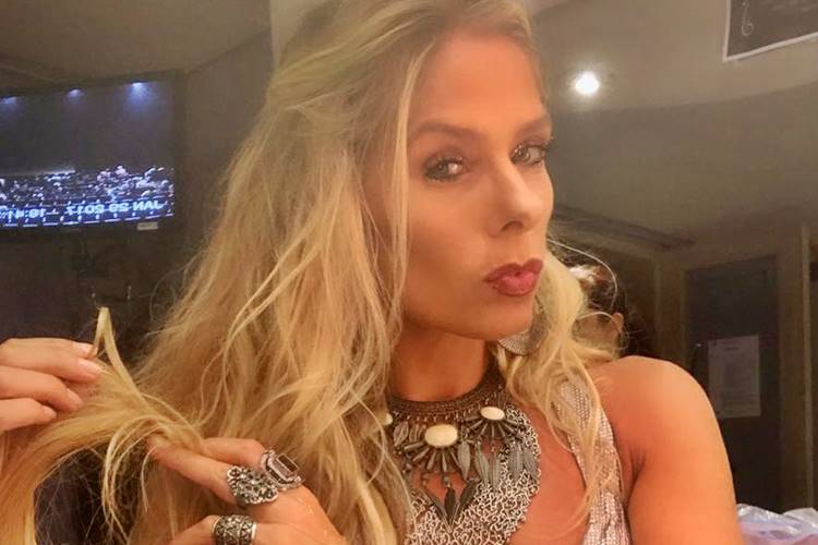 Adriane Galisteu estaria negociando programa diário