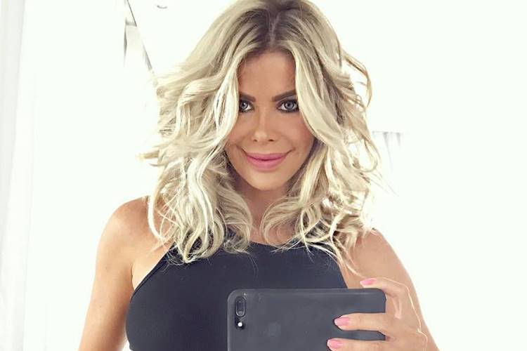 Karina Bacchi Karina Bacchi (Instagram)