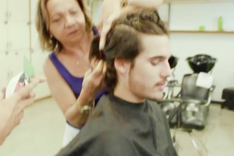 Nicolas Prattes muda visual para seu personagem em “Rock Story”