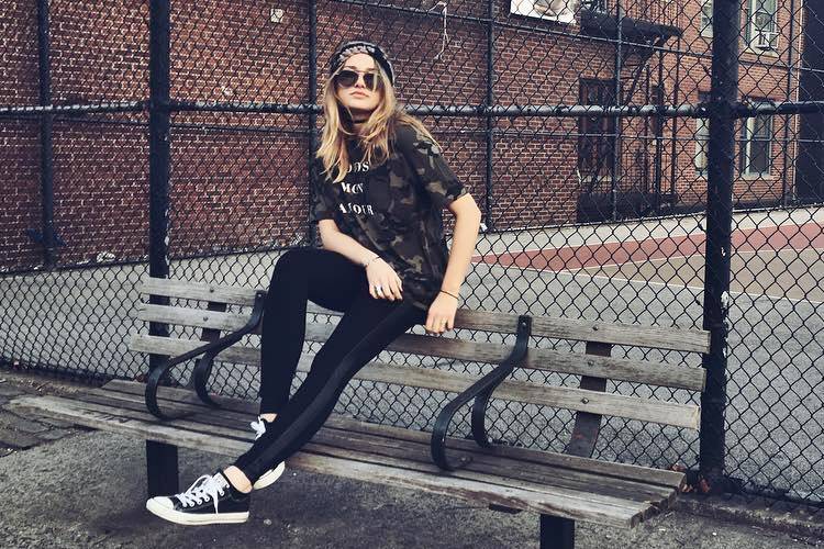 Sasha Meneghel posa estilosa e recebe elogios dos internautas