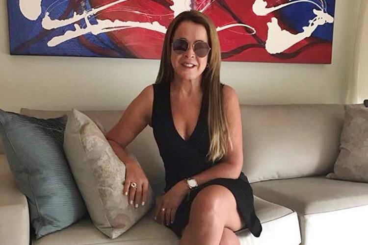 Zilu mostra mansão que comprou após divórcio de Zezé Di Camargo