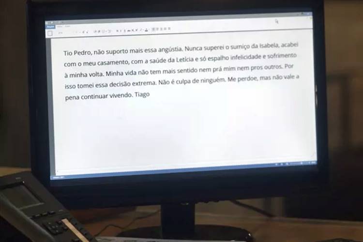 A Lei do Amor - Suely encontra mensagem no computador de Tiago (Reprodução/TV Globo)