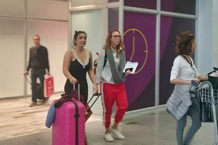 Elettra chega ao Brasil (Reprodução/BBB/TV Globo)