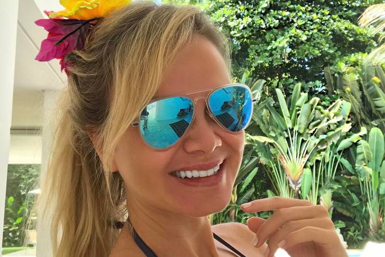 Eliana posta click de biquíni e recebe elogios dos seguidores