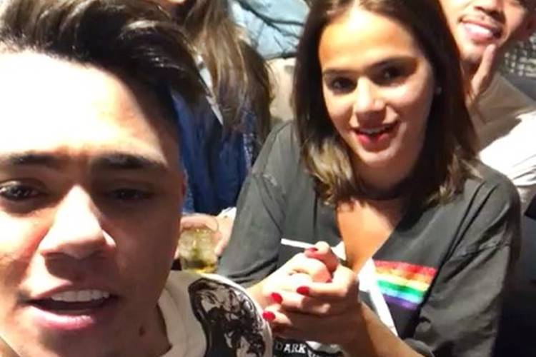 Bruna Marquezine aparece em vídeo cantando com o irmão de Cristiano Araújo – Confira!