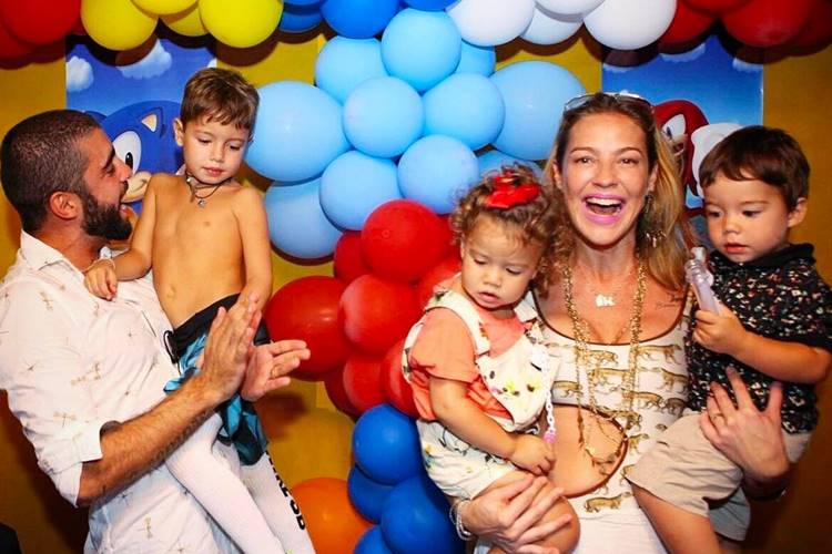Pedro Scooby e Luana Piovani com os filhos/Instagram