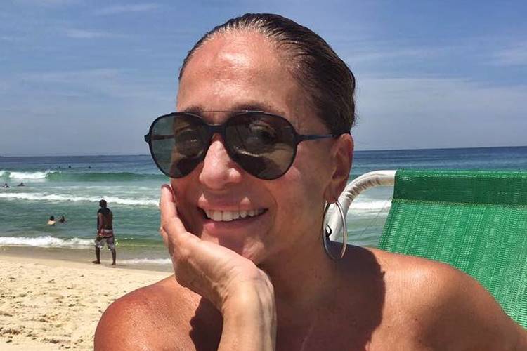 Susana Vieira comemora 452 anos do Rio de Janeiro em click de biquíni