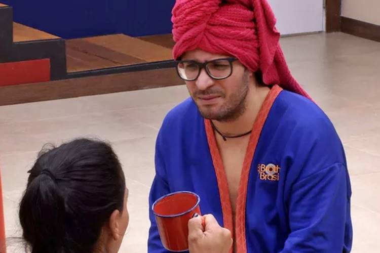 BBB17 - Ilmar conversa com Mari (Reprodução/TV Globo)