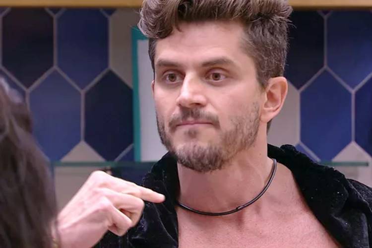 BBB17 - Marcos discute com Mari (Reprodução/TV Globo