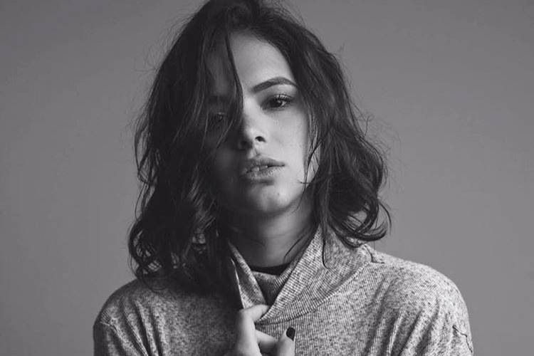 Bruna Marquezine atinge 20 milhões de seguidores e comemora – Relembre algumas fotos da atriz!