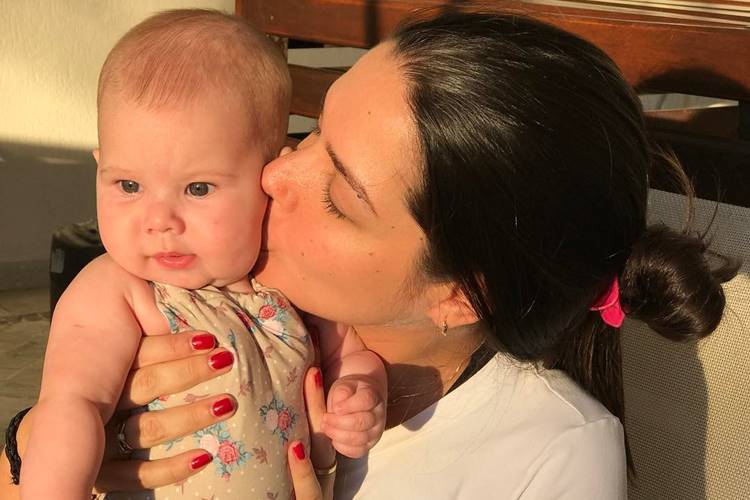 Thais Fersoza relembra foto fofa com Melinda e conquista milhares de curtidas