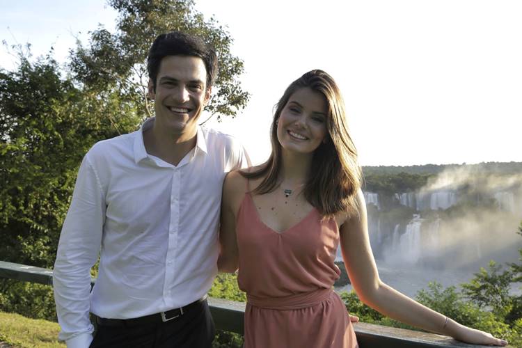 Mateus Solano e Camila Queiroz