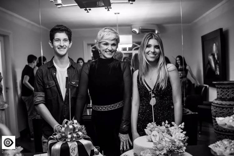 Andrea com os filhos/Rodrigo Guima Fotografia