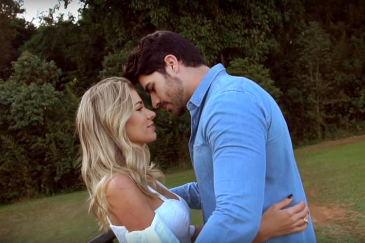 Ex-BBBs Adriana Sant’Anna e Rodrigão cantam juntos em clipe – Veja!