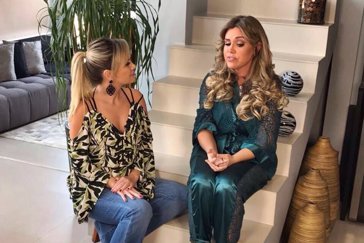 Eliana mostra entrevista com Renata Banhara