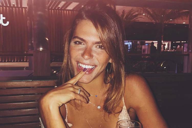 Mariana Goldfarb publica foto de Cauã Reymond e manda recado para fãs do ator