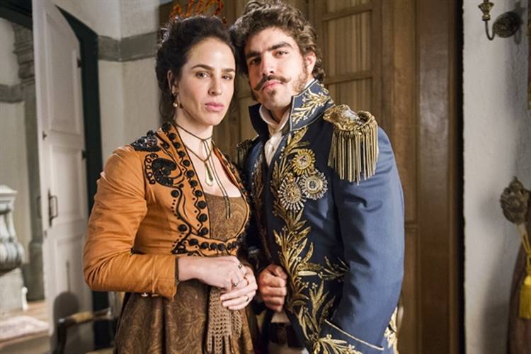 Novo Mundo - Benedita e Pedro (Globo/João Miguel Júnior)