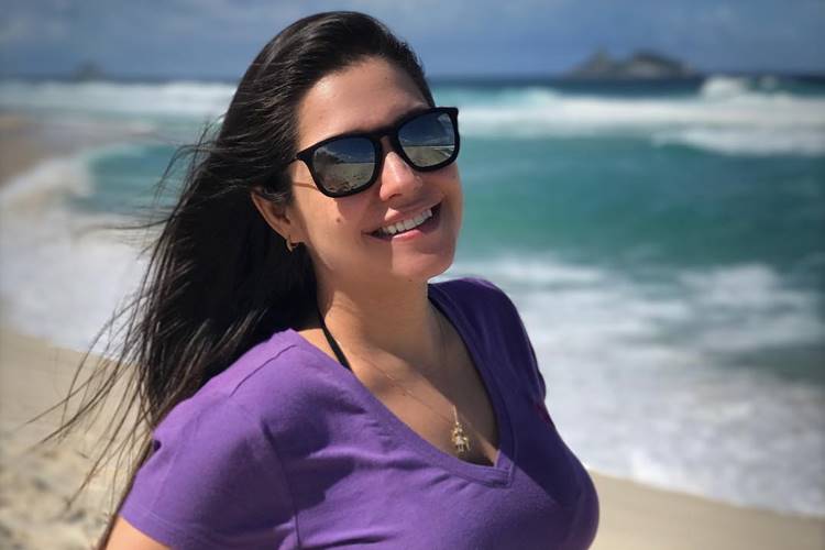Thais Fersoza exibe barrigão em foto feita por Michel Teló