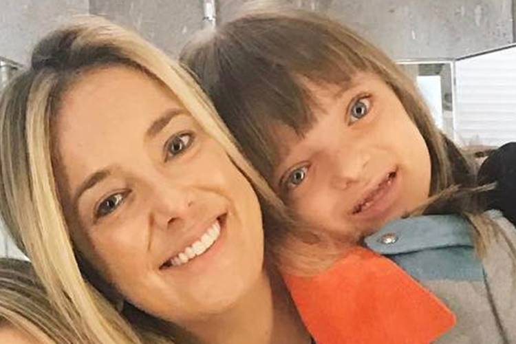 Ticiane Pinheiro mostra Rafinha Justus de salto alto na web – Confira!